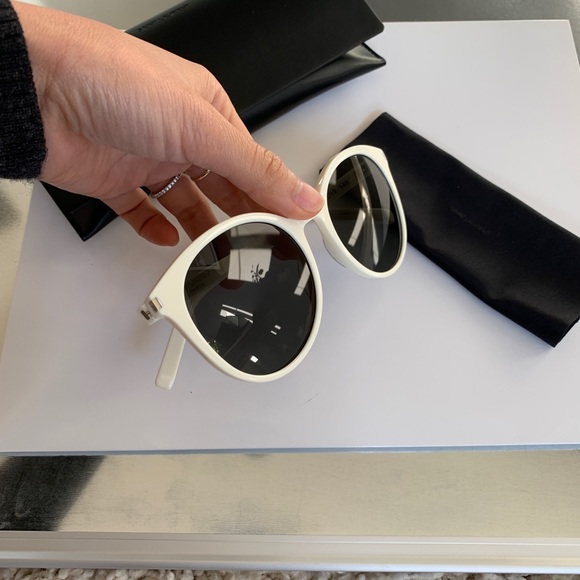 Saint Laurent unisex round white frame sunglasses - Picture 4 of 8